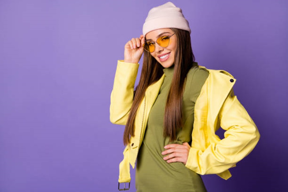 Rekomendasi Model Jaket Wanita untuk Hangout, Bikin Tampil Makin Stand Out