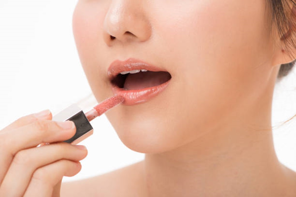 Cara Memilih Lipstik Warna Nude Sesuai Jenis Kulit untuk Tampilan Natural, Simak Disini