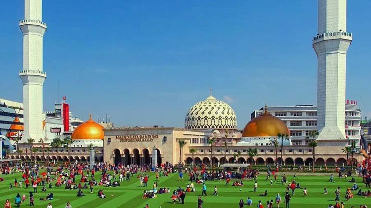 Rekomendasi Destinasi Ngabuburit Hemat dan Berkesan di Bandung 