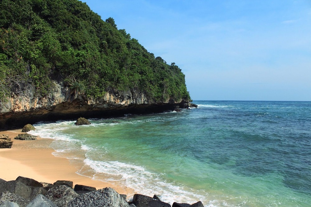 Menikmati Keindahan Wisata Terbaru 2024 Pantai Sadeng, Surga Tersembunyi di Gunungkidul