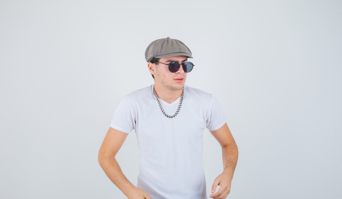 7 Jenis Kaus Basic Wajib Dimiliki untuk Paduan Outfit Anti Mainstream, Desain Simpel dan Minimalis