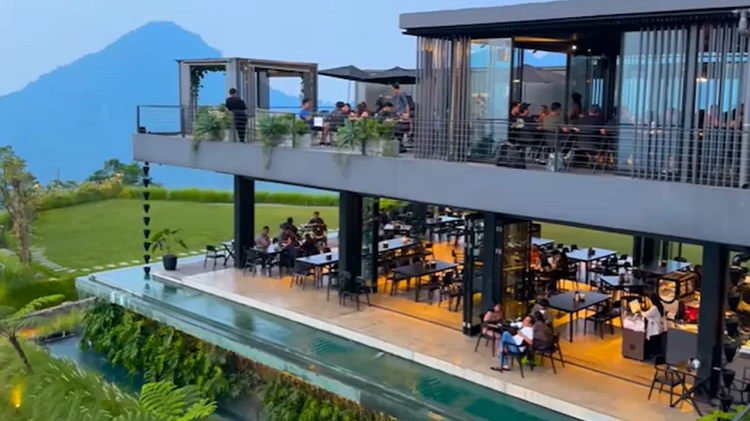 View Alam Cantik, Berikut Rekomendasi Cafe Sentul Paling Cocok Buat Healing Sambil Ngopi Santai