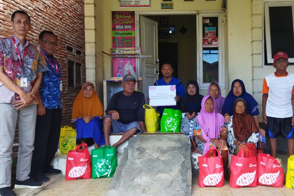 35 Keluarga Rentan di Penusupan Kabupaten Tegal Mendapatkan Bantuan Sembako