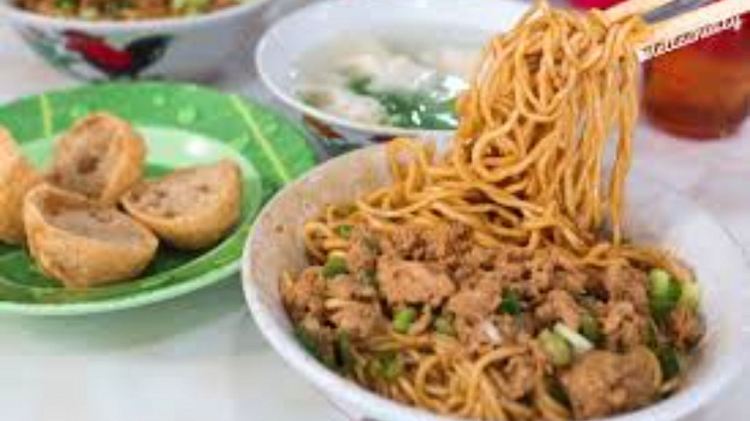 Menelusuri Cita Rasa Klasik Paling Ikonik di Bandung yang Wajib Dikunjungi