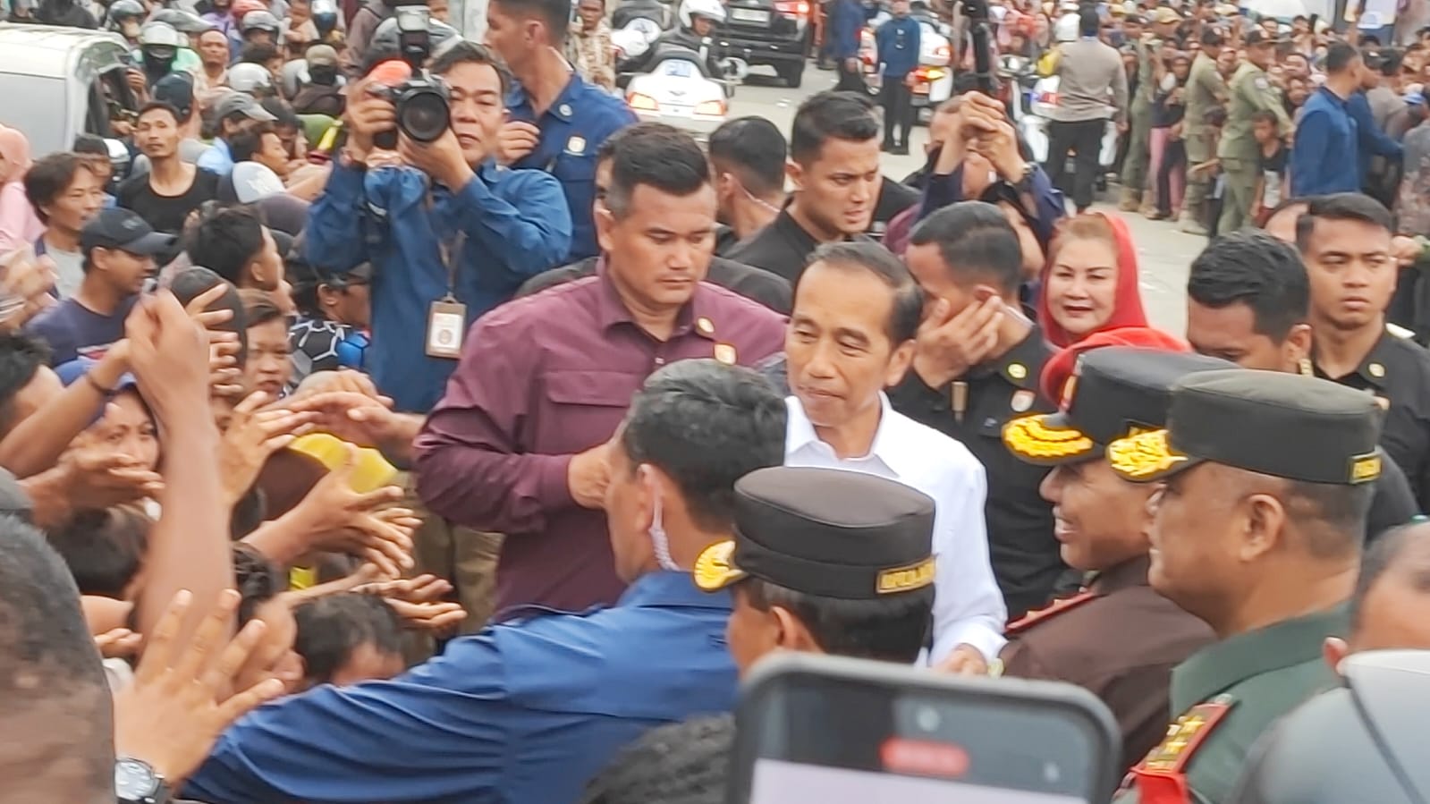 Presiden Jokowi Resmikan Jembatan Pemali Sisi Utara, Ribuan Warga Brebes Antusias