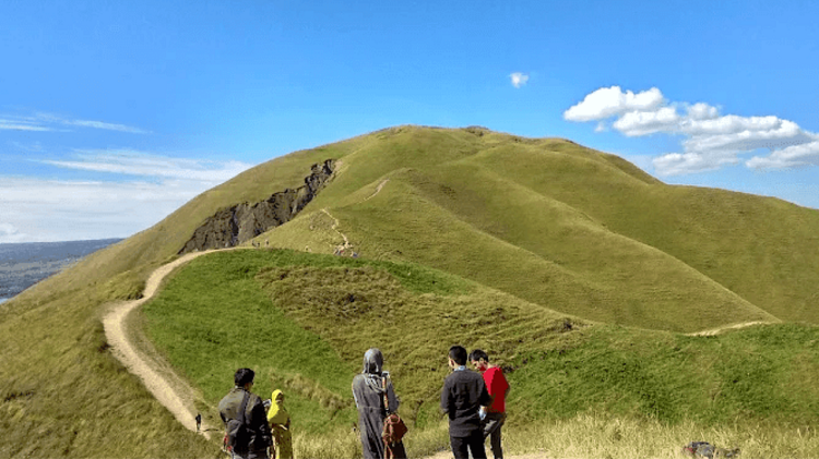 Tempat Wisata Panorama Danau Toba Paling Memukau, di Samosir yang Lagi Hits