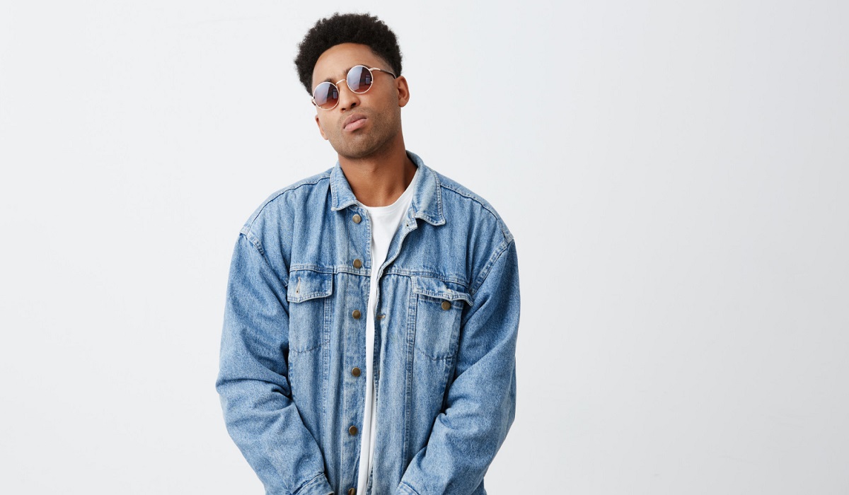 5 Pilihan Merk Jaket Jeans Pria Terbaik untuk Berikan Kesan Maskulin di Setiap Penampilanmu