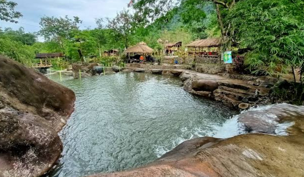 Pesona Wisata Terbaru 2024 Leuwi Pangaduan Bogor, Punya Nuansa Tradisional yang Kental