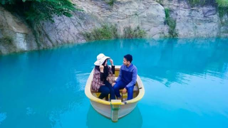 Destinasi Ngabuburit Estetik dan Terjangkau Pesona Telaga Biru Cisoka Tangerang