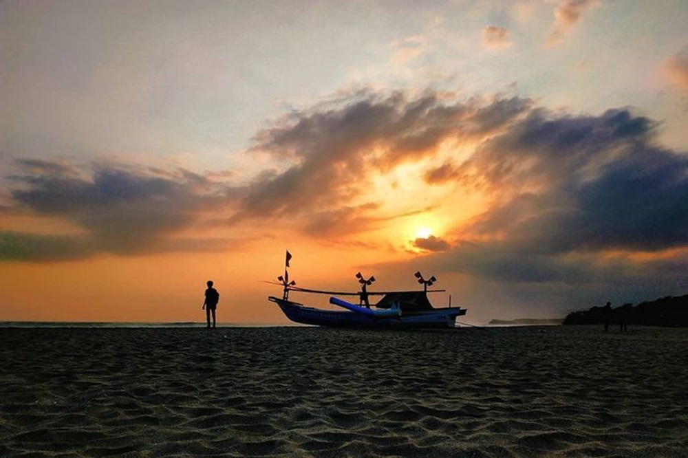 Mengintip Keindahan 5 Pantai Tersembunyi di Garut, Pemandangannya Menakjubkan untuk Tujuan Wisata