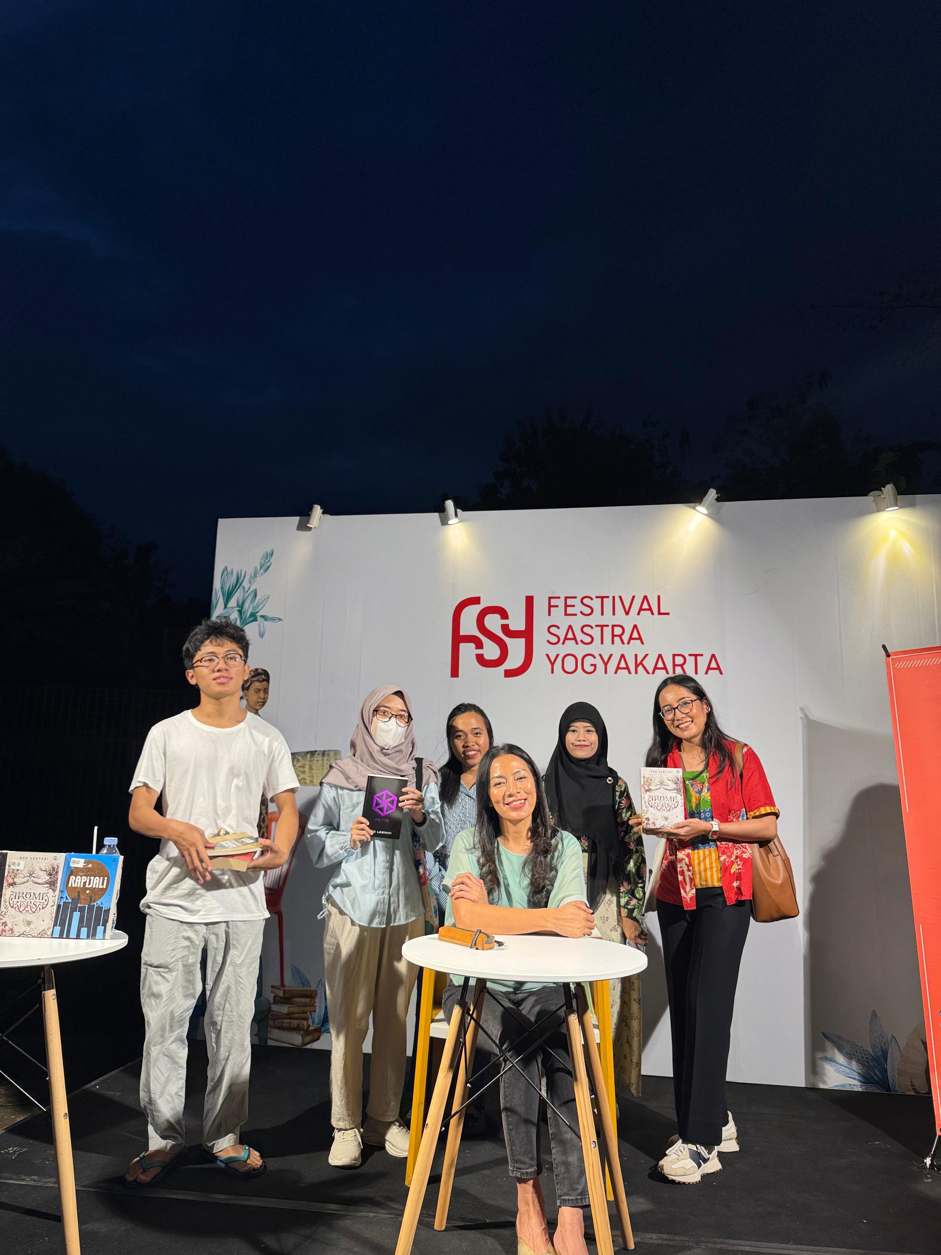 Dee Lestari Ungkap Rahasia: Dulu Bikin Mars SD, Sekarang Puitis Gara-gara Sapardi