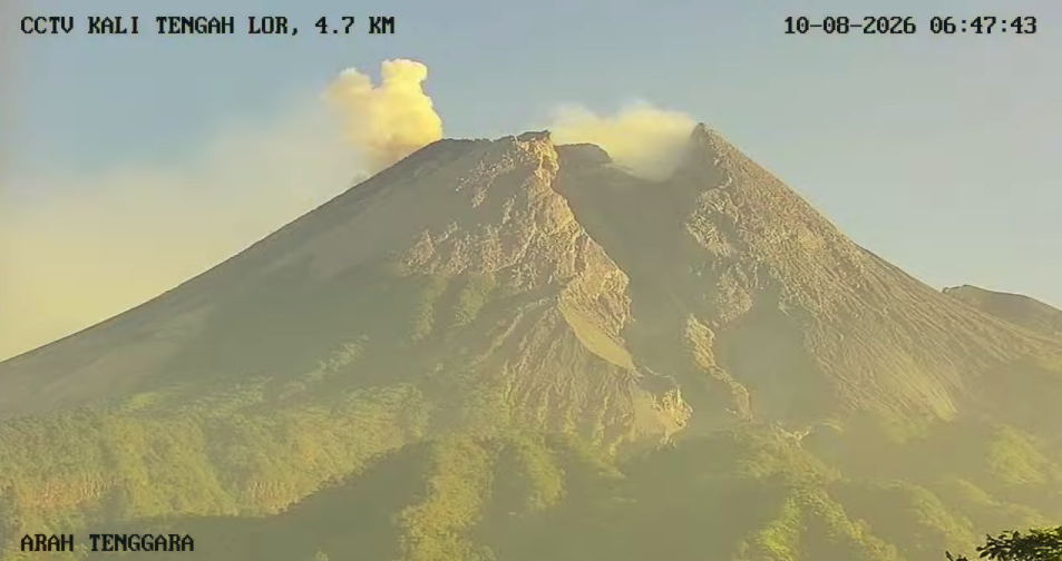 Gunung Merapi Erupsi Guguran Pagi Ini, Awan Panas Meluncur 2 Km ke Arah Barat Daya