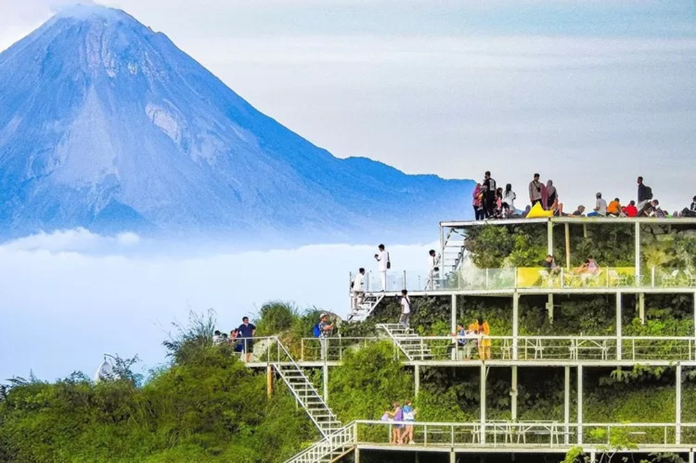 Wisata Terbaru 2024 Tumpeng Menoreh Kulon Progo Sajikan View Alam 360 Derajat