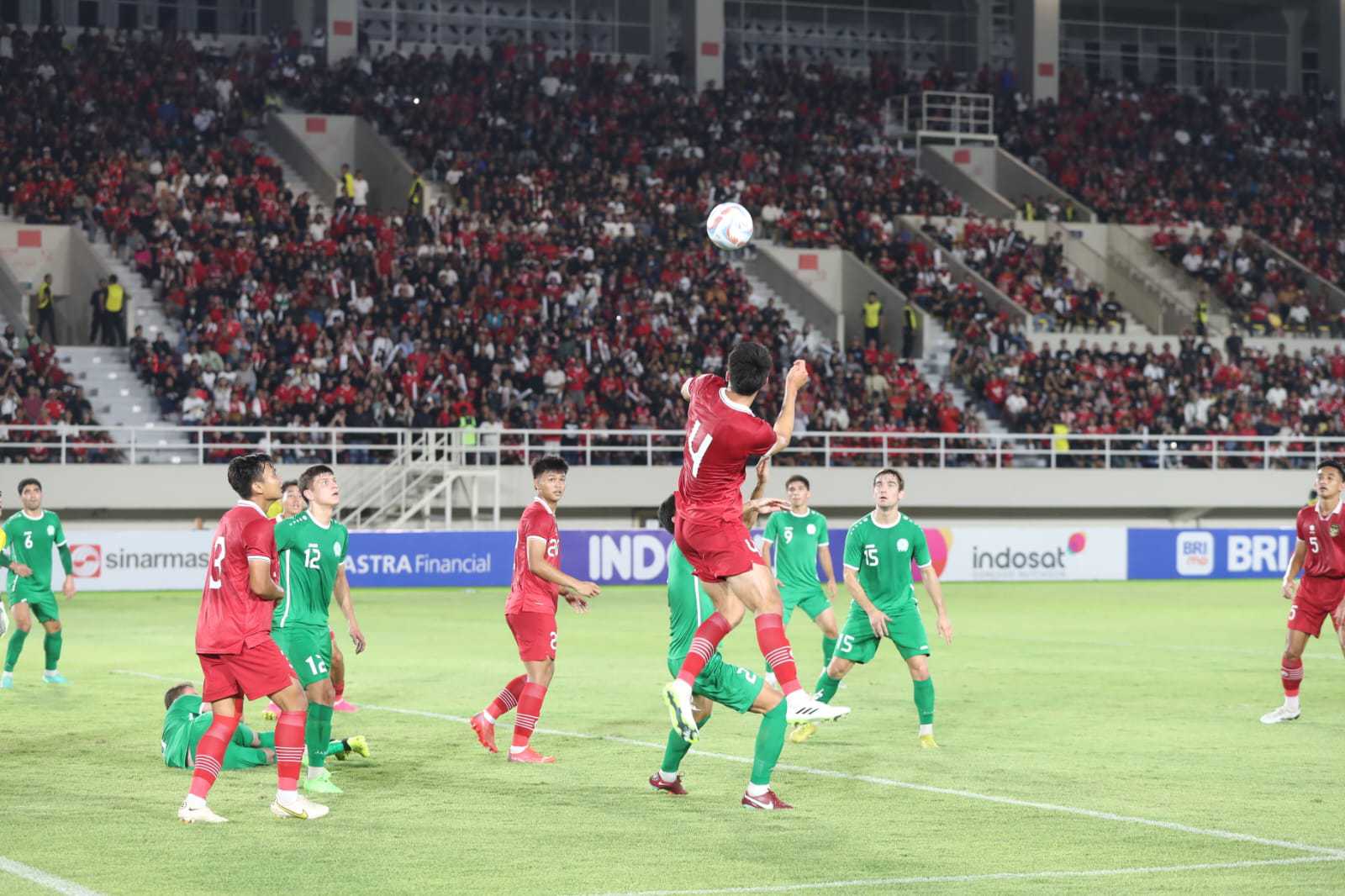 Dampingi Jokowi, Pj Gubernur Jateng Mengaku Bangga Timnas Menang Atas Turkmenistan 