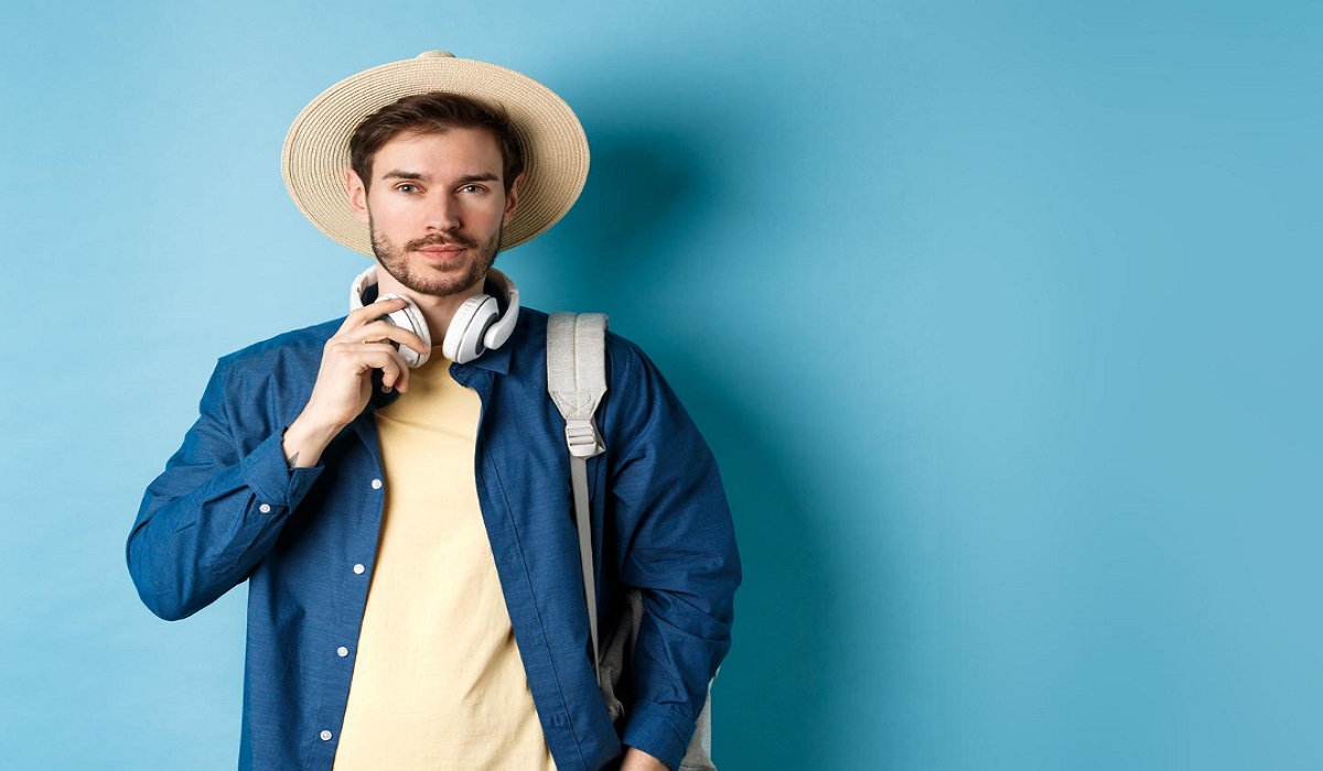 5 Tips Penting Pakai Outfit Warna Cerah untuk Pria, Tampil Keren dan Maskulin Tanpa Berlebih