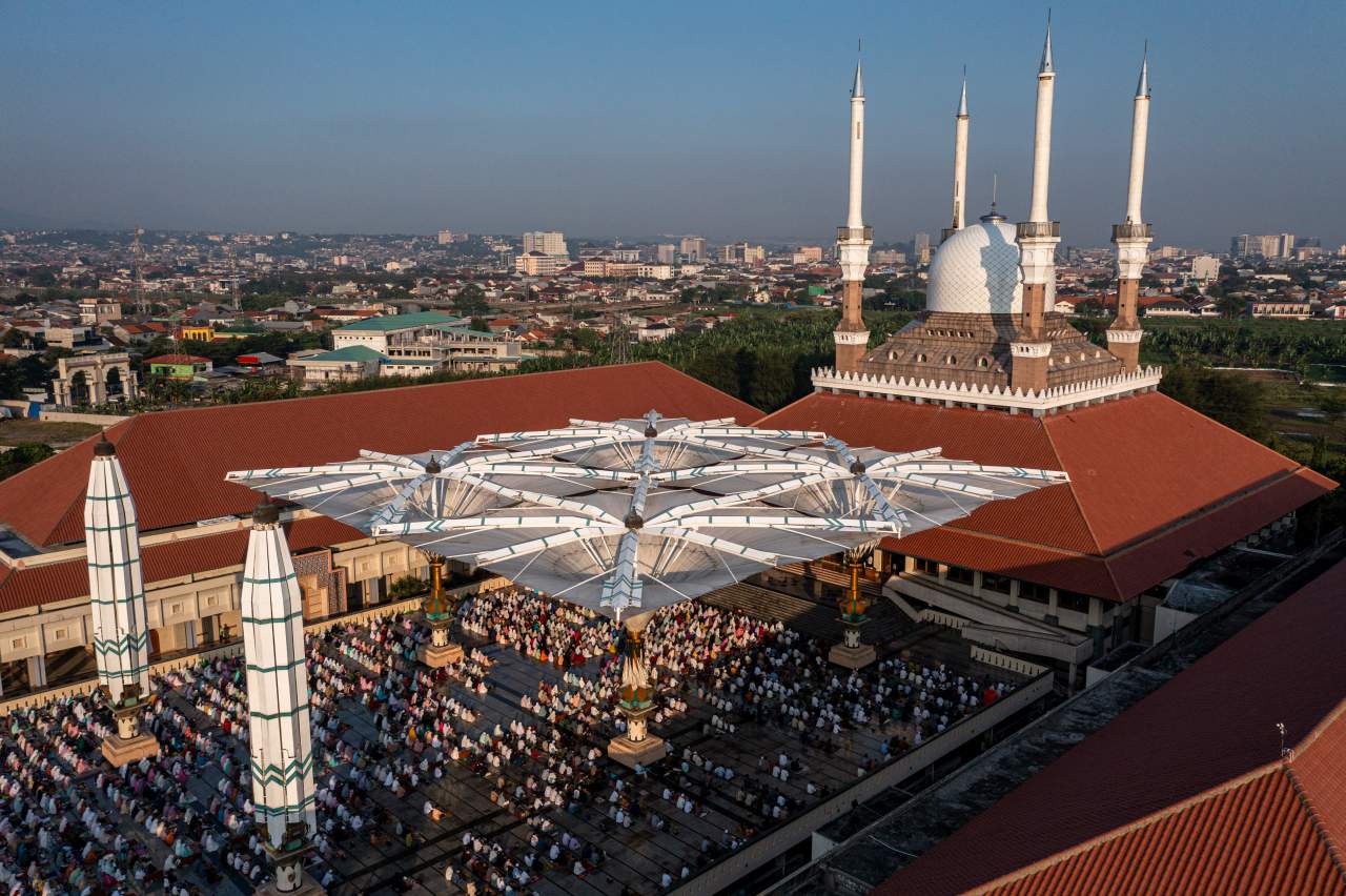 Wisata Terbaru 2024 Religi Semarang? Deretan Masjid Indah nan Unik, Destinasi Keren Sambut Ramadan Ini!