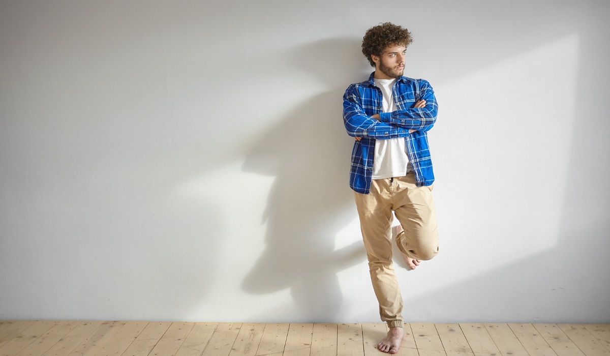 Tingkatkan Kesan Proporsional, Intip 5 Tips Penting Fashion untuk Pria Tubuh Kurus Berikut Ini