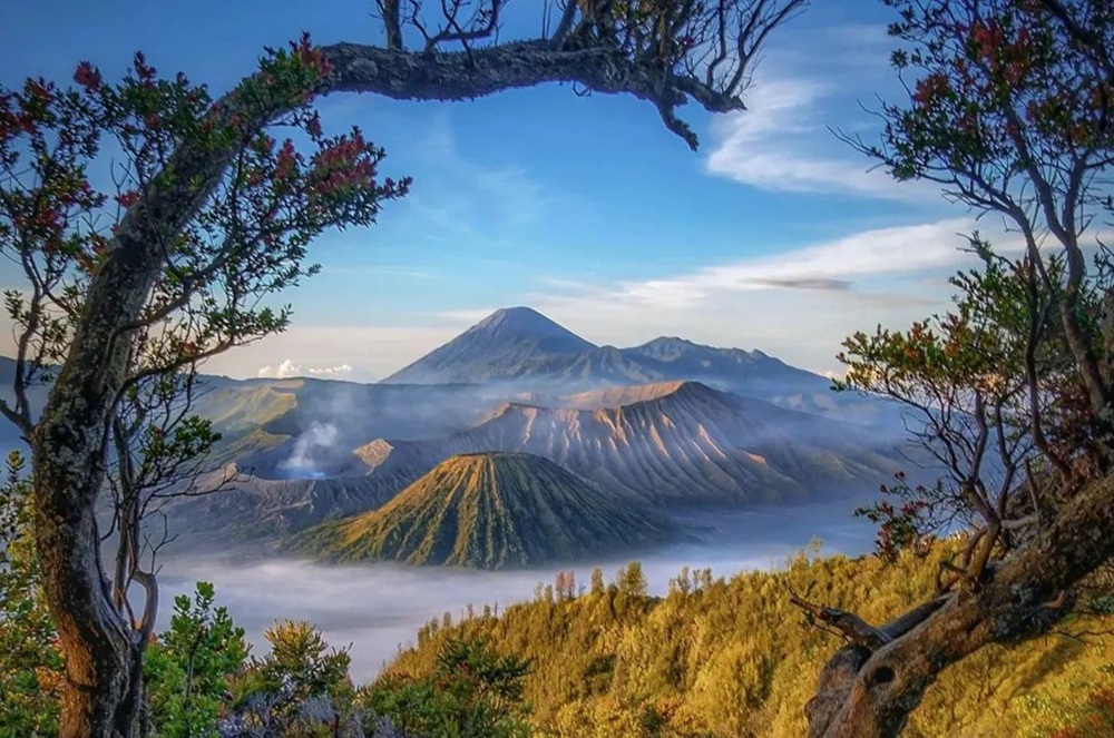 Deretan Wisata Gunung Terpopuler di Indonesia dengan Pemandangan Super Indah, Simak Lengkapnya Disini