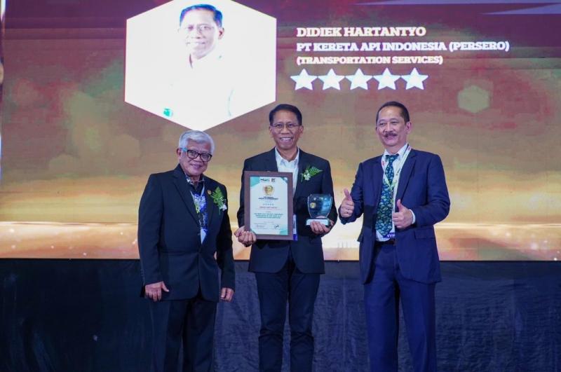 PT KAI Raih Penghargaan sebagai Perusahaan Jasa Terbaik di Indonesia