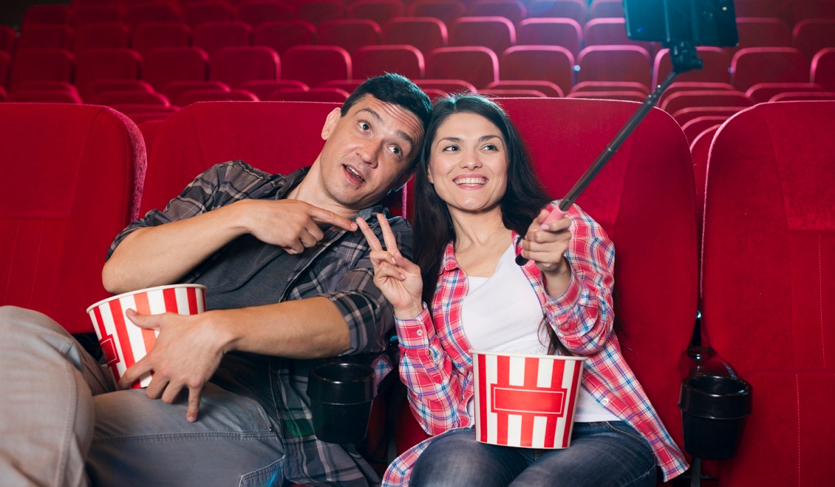 9 Jenis Outfit yang Cocok untuk Kamu Nonton Bioskop, Nomor 5 Paling Nyaman Dipakai