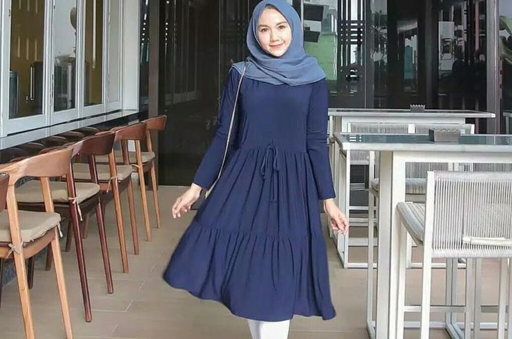 8 Jenis Bawahan untuk Tunik Navy Bisa Dipilih Sesuai Gaya, Intip Disini