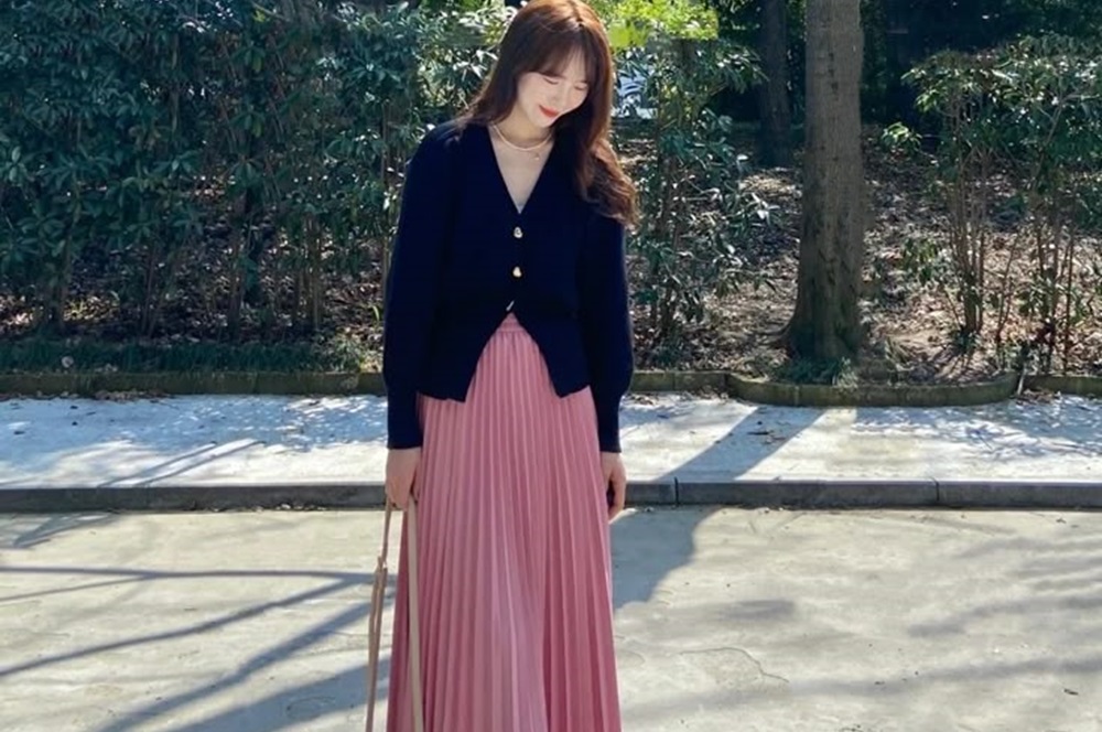 Ketahui Perbedaan Rok Plisket dan Rok Span Plisket Beserta Tips Padu Padannya