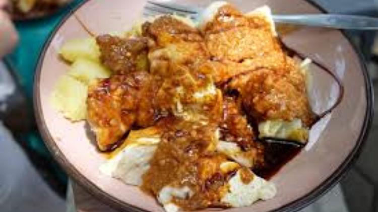 Jadi Favorit Banget, Siomay dan Baso Tahu Legendaris di Bandung Wajib Dicobain