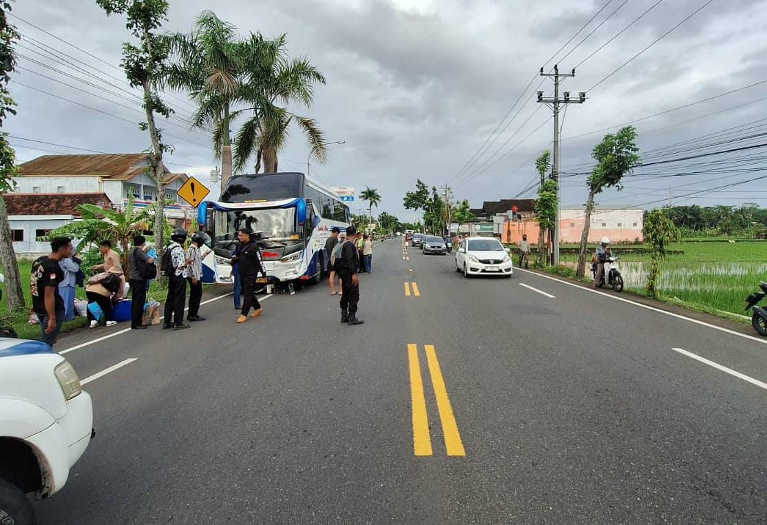 Bus Tabrakan dengan Sepeda Motor di Temon Kulon Progo, Pengendara Motor Tewas