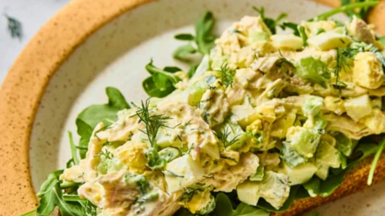 Resep Egg Salad High Protein, Camilan Sehat 20g Protein yang Creamy dan Praktis