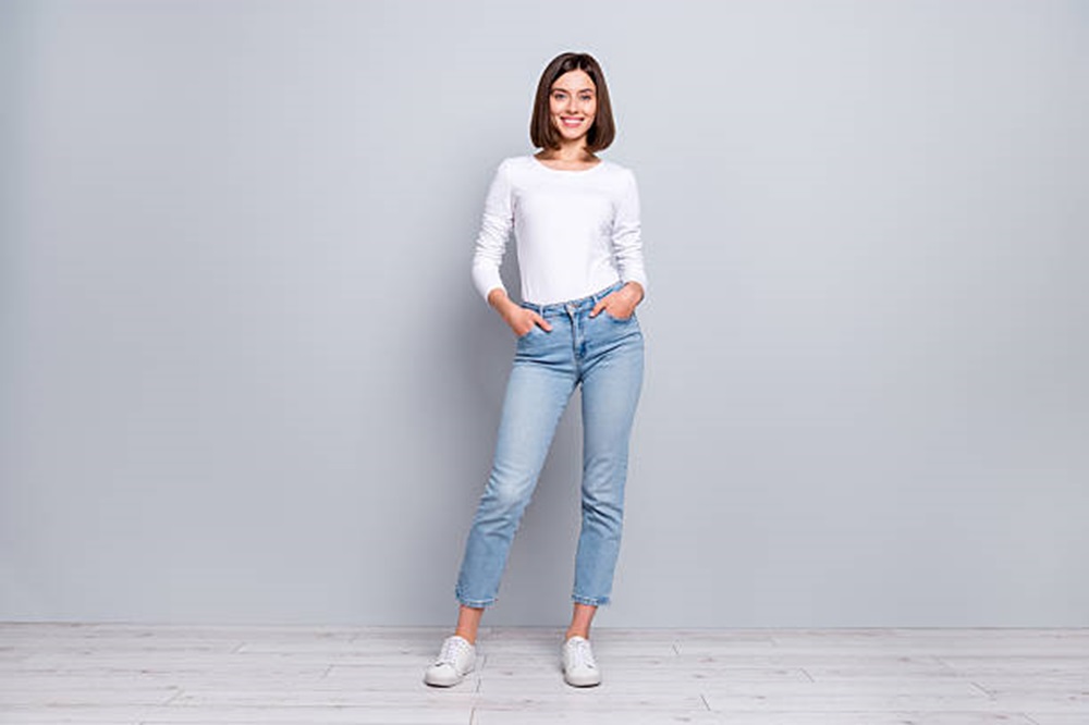 Anti Boring dan Fleksibel Dipadukan Berbagai Atasan, Inilah 8 Model Celana Denim Wanita yang Kekinian