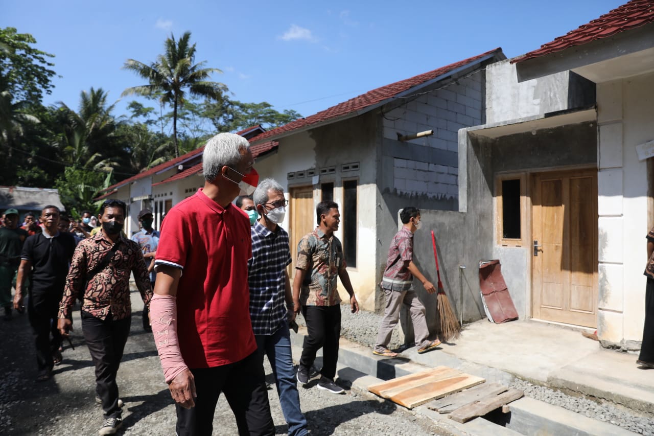 Senangnya Mahmudi, Beli Pekarangan, Rumahnya Gratis Dari Ganjar