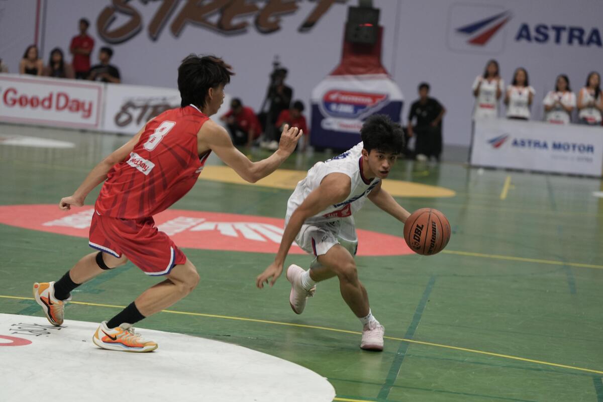 SMA BOPKRI 1 dan Olifant Yogyakarta Juarai Final Honda DBL 2025 di GOR UNY