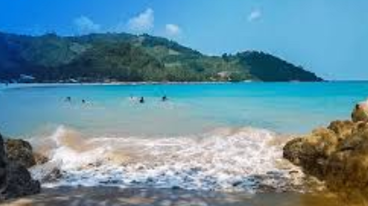 Daftar Destinasi Wisata Pantai Paling Populer di Lampung Selatan