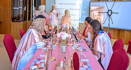 Peringati Hari Kartini, Ramada Wyndham Yogyakarta Gelar Edukasi Makeup 'Kartini Glam Look'