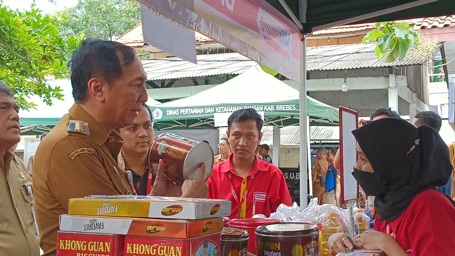 Jelang Lebaran, Pemkab Brebes Adakan Bazar Sembako Murah