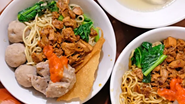 Berburu Kuliner Tebet, Ini Daftar 5 Mie Ayam Legendaris Paling Wajib Dicoba 