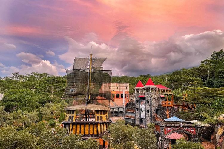 The Lost World Castle: Wisata Terbaru 2024, Sensasi Negeri Dongeng Yogyakarta, Suguhkan Spot Foto Unik Estetik