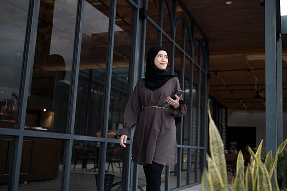 Ide OOTD Tunik dan Legging Hijab untuk Tampil Cantik Setiap Kesempatan, Cek Disini