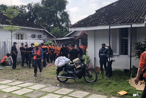 Libatkan 400 Personel Gabungan, PT KAI Kosongkan Satu Bangunan Rumah di Lempuyangan Yogyakarta