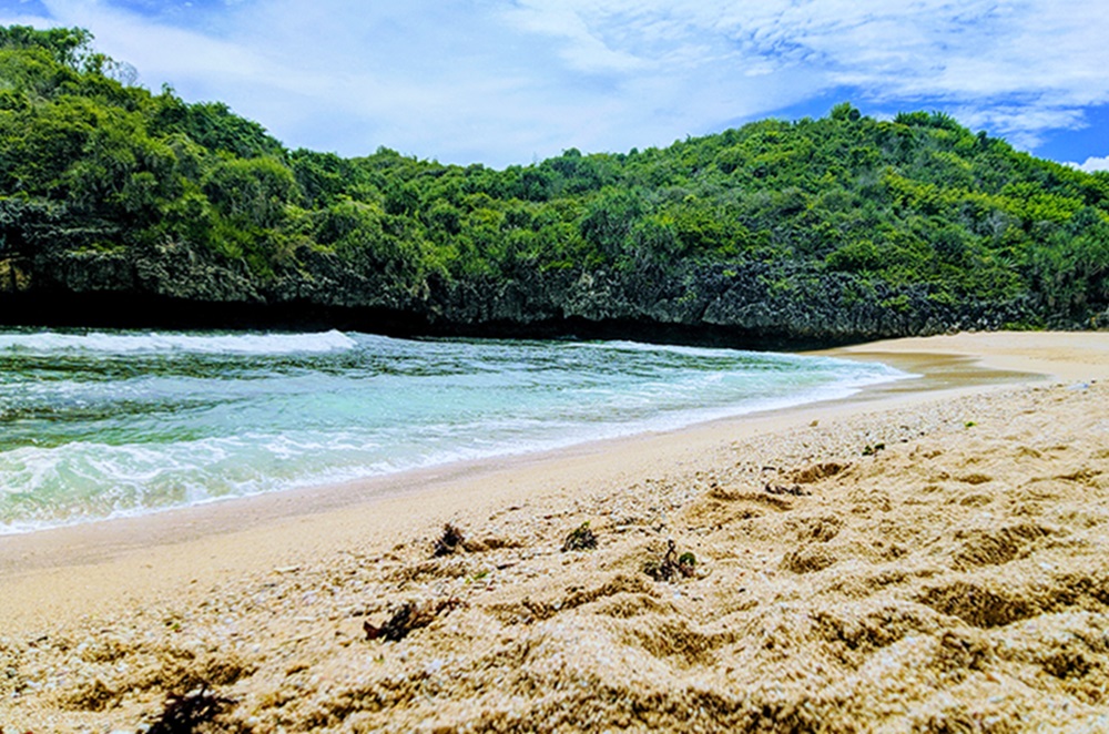 Rekomendasi Pantai Sepi di Gunungkidul, Cocok untuk Mencari Ketenangan 