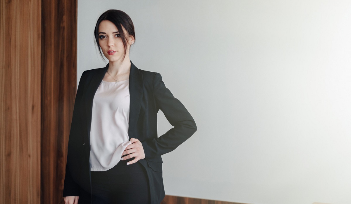 7 Ide Paduan Outfit Blazer Hitam untuk Acara Formal dan Juga Santai, Cek Lengkapnya Disini