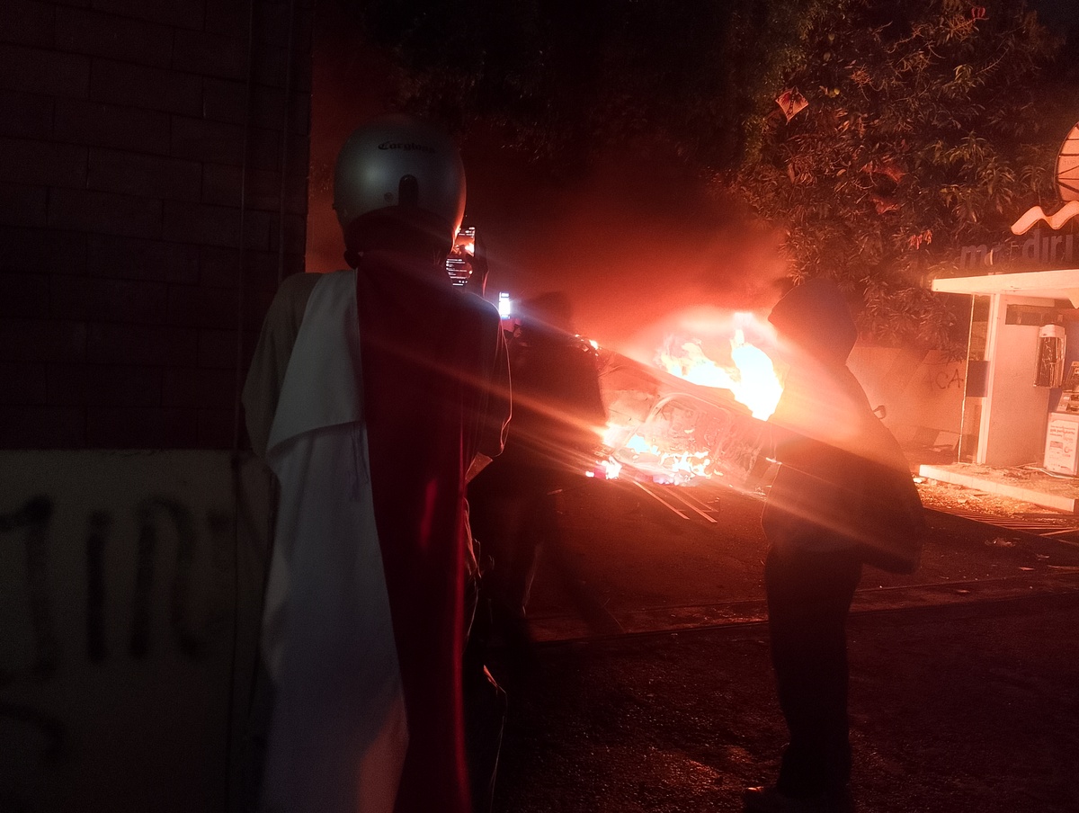 Kemarahan Massa Meluas, PSKP UGM Sebut Akar Konflik dari Ketimpangan Sosial-Ekonomi