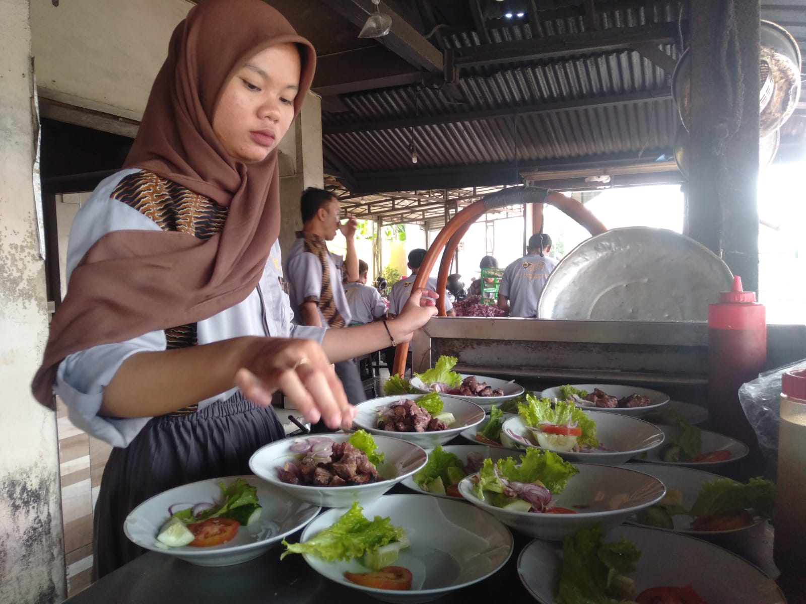 Jelang Libur Nataru, Pengusaha Sate Klatak Tambahkan Dua Kali Lipat Pasokan Daging Kambing