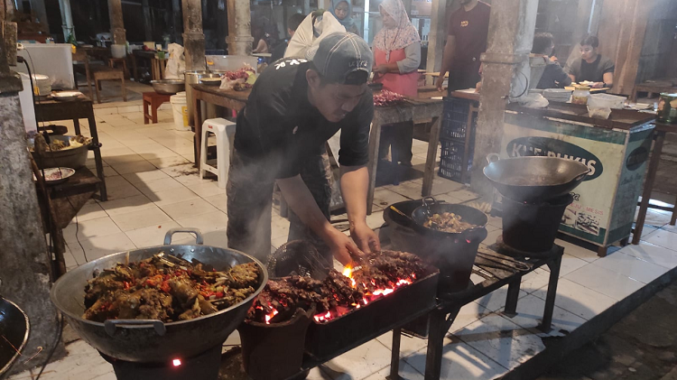 Cukup Terkenal, Berikut Rekomendasi Makanan Enak di Wilayah Jawa Tengah, Solusi Kulineran Sambil Liburan