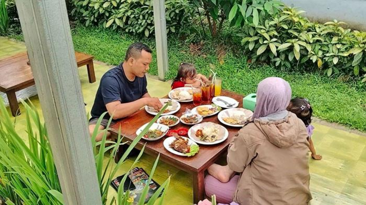Harmoni Rasa dan Alam Edukatif di Warung Sambal Bogor yang Viral, Berikut Informasi Selengkapnya