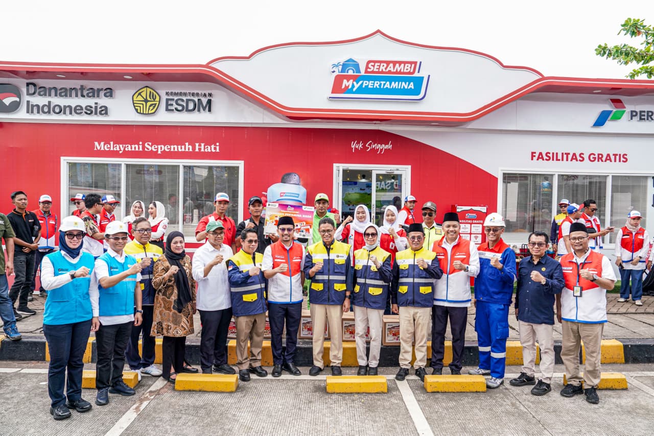 Kunjungi Rest Area KM 379A Batang-Semarang, Wamen ESDM Pastikan Stok BBM Aman Selama Mudik