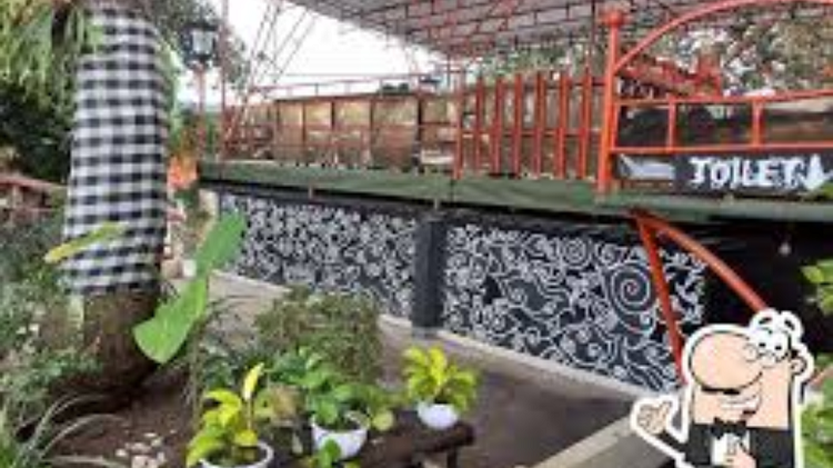 Rekomendasi Tempat Makan Strategis Dekat Terminal Tirtonadi Solo 2026