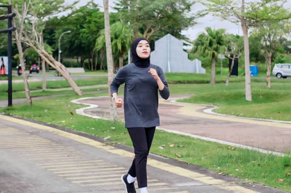 Tampil Modis Saat Olahraga, Simak Ide Outfit Jogging Wanita Hijab yang Nyaman dan Kekinian