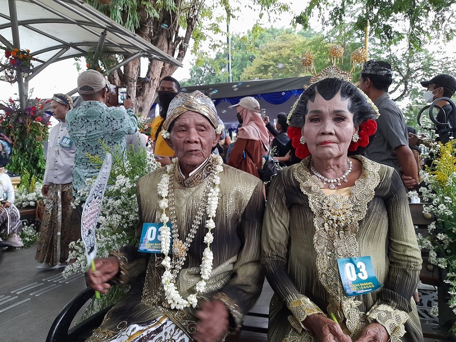Nikah Bareng di Malioboro Yogyakarta, Pengantin Lansia 83 Tahun Ini Mencuri Perhatian