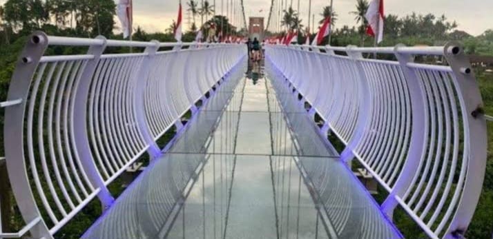 Nikmati Sensasi Terbang Di Atas Awan Kaca Bali, Destinasi Wisata Terbaru 2024 Glass Bridge